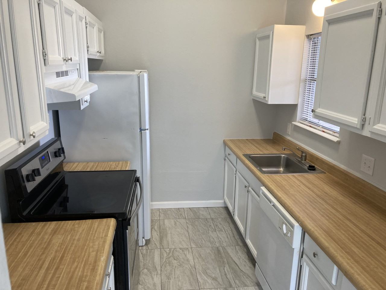 2114 Zephyr Cir #A - Photo 4 of 5