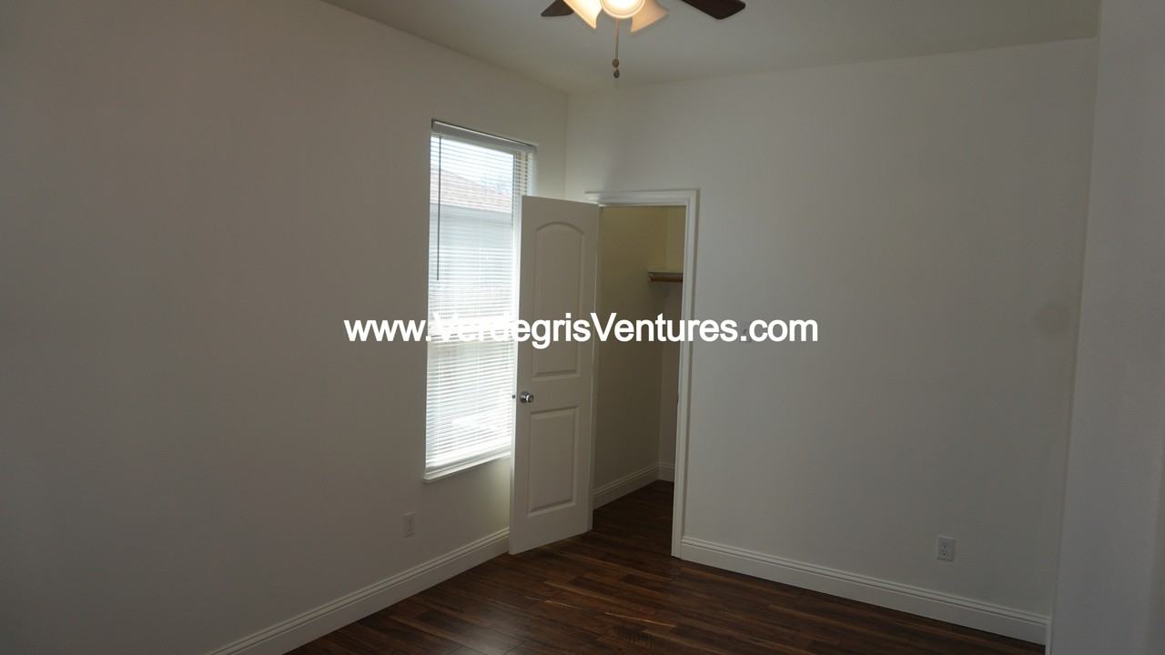236 S Scott St #NA - Photo 6 of 12