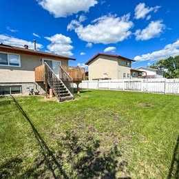 4406 45 Ave #1 - Photo 2 of 14