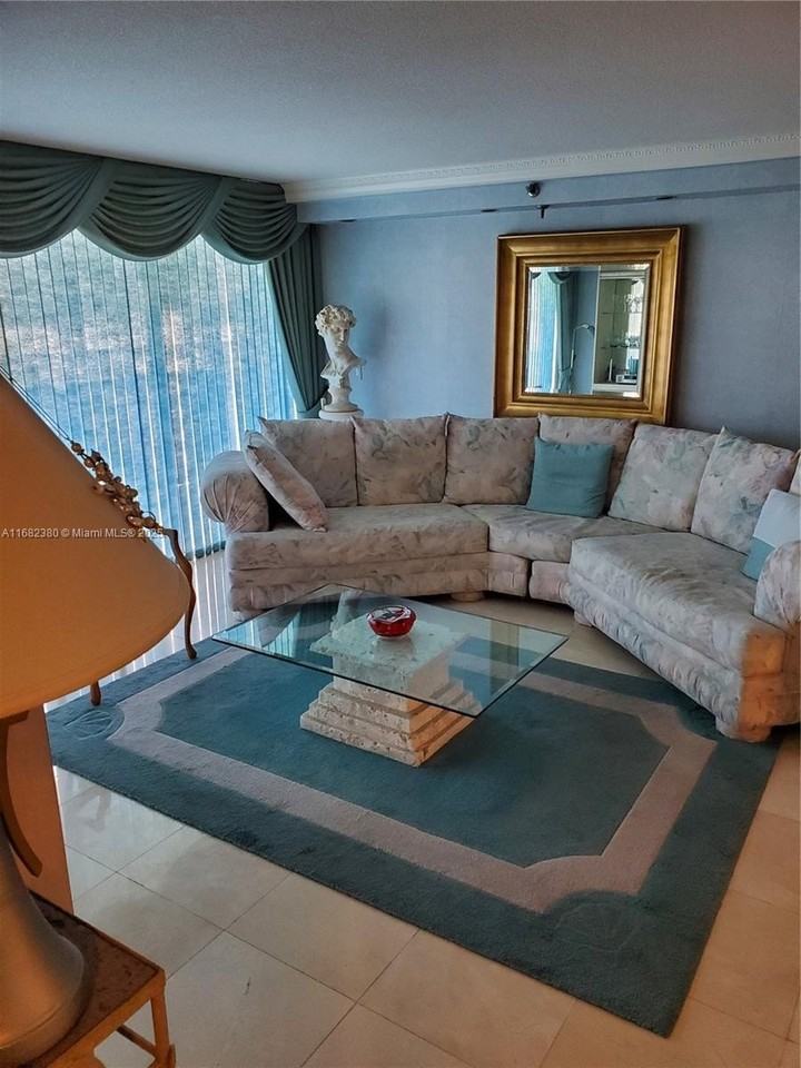 5757 Collins Ave #1902 - Photo 5 of 25