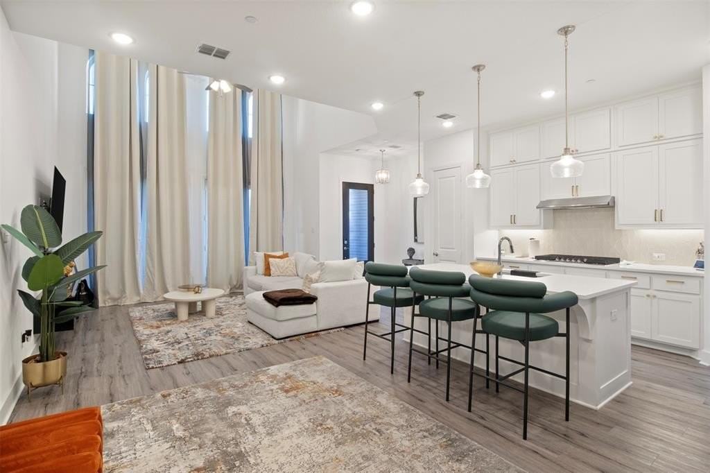 7917 Pine Island Way - Photo 5 of 19