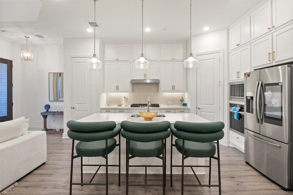 7917 Pine Island Way - Photo 6 of 19