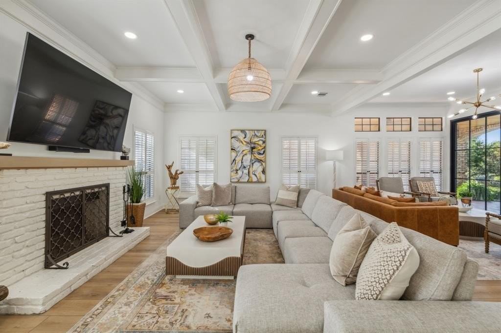 202 Glenn Ave - Photo 3 of 30