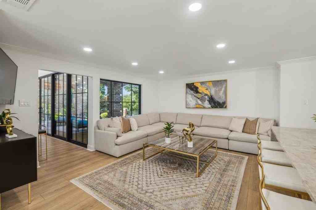 202 Glenn Ave - Photo 7 of 30