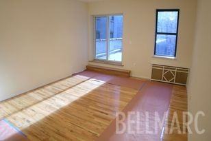 Broadway & W 105th St