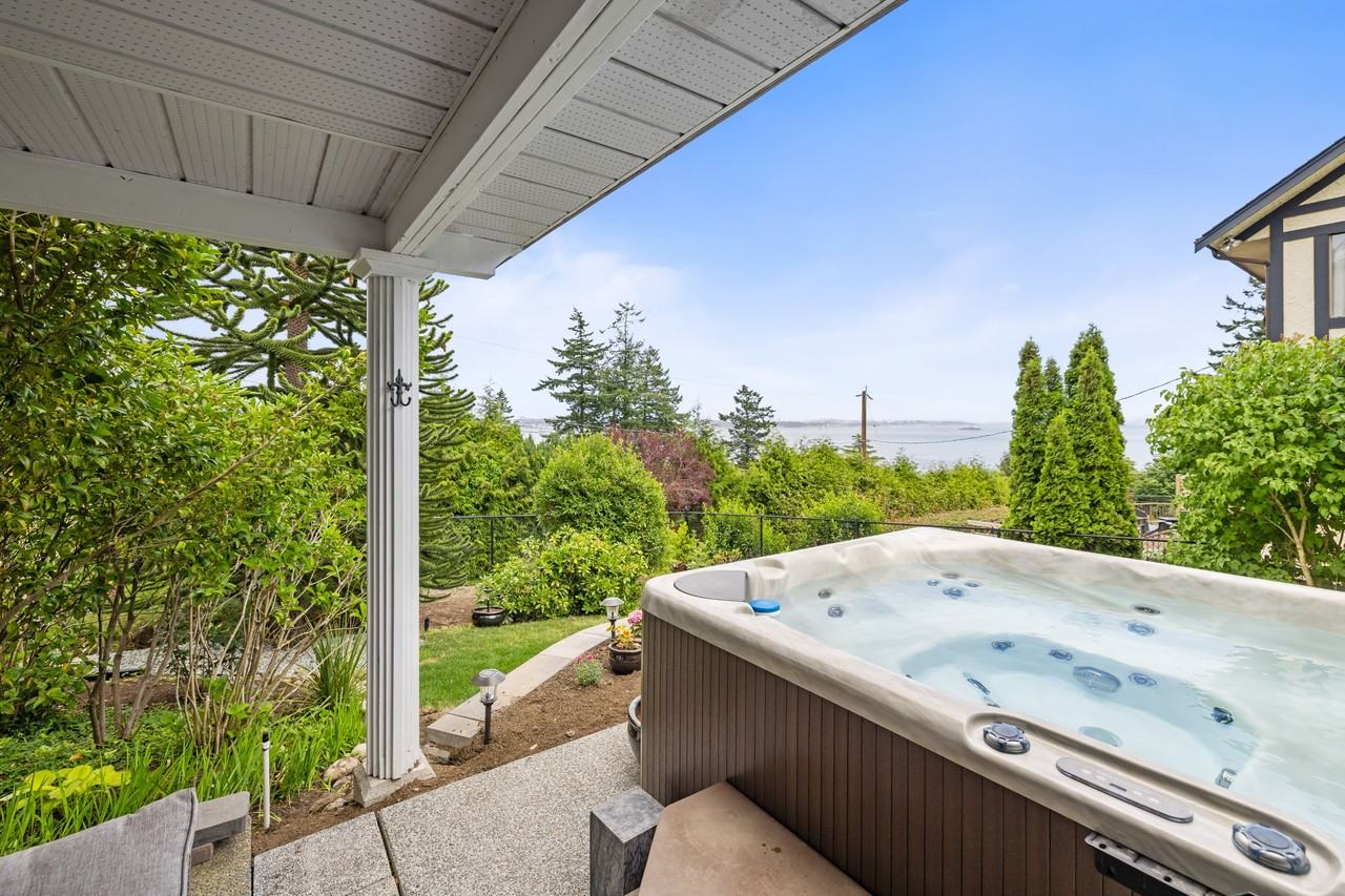 3376 Aloha Ave - Photo 3 of 47