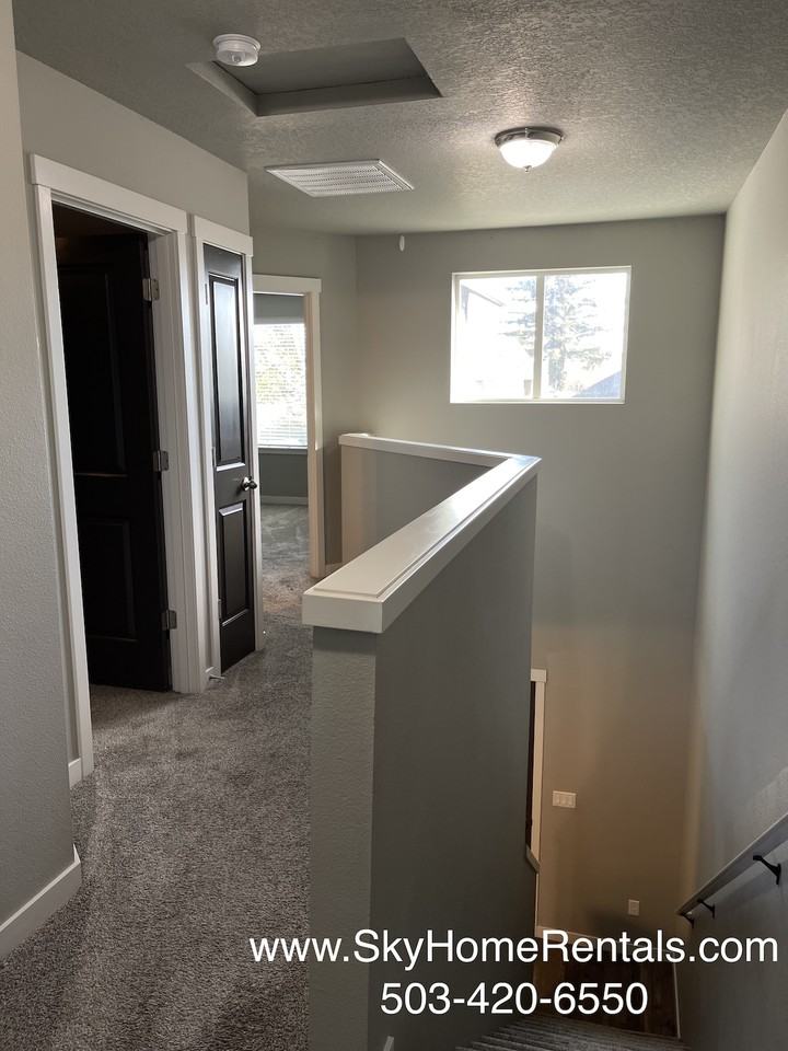3534 Anchor Court Northeast - Photo 7 of 14