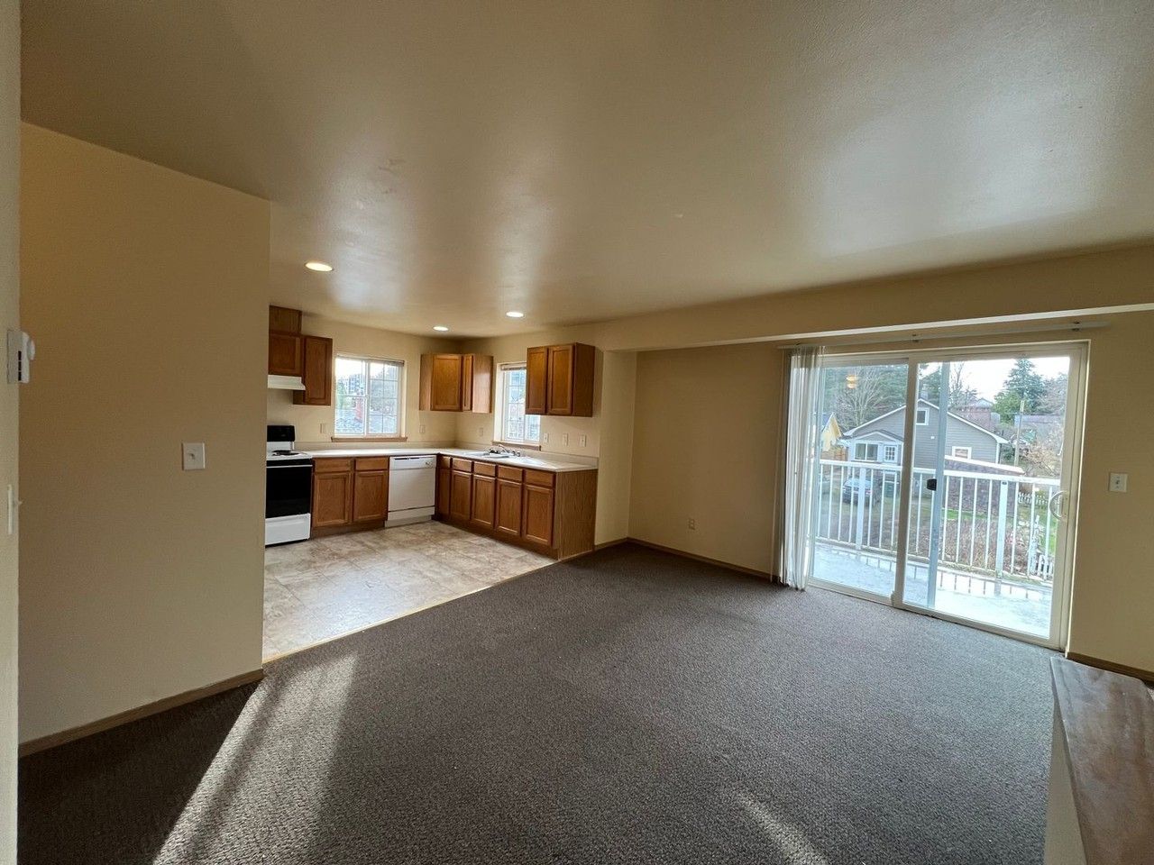1123 Humboldt St - Photo 2 of 22