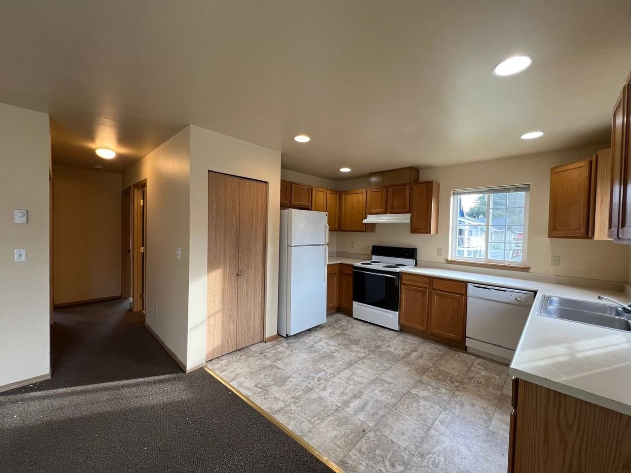 1123 Humboldt St - Photo 3 of 22