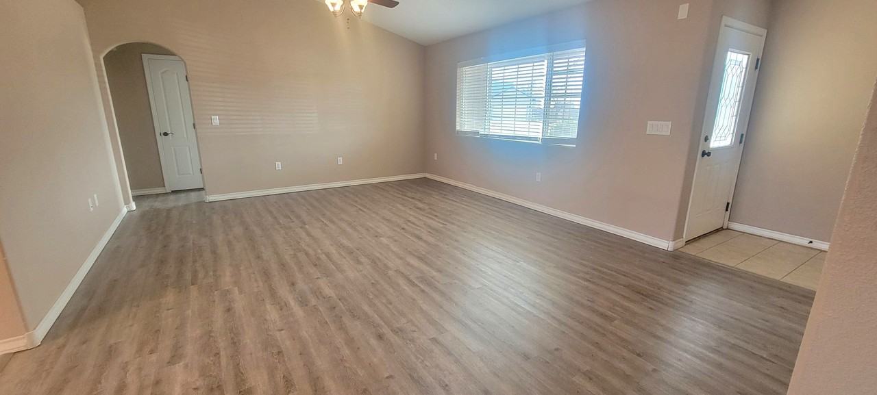 3008 Elizabeth Ct - Photo 4 of 14