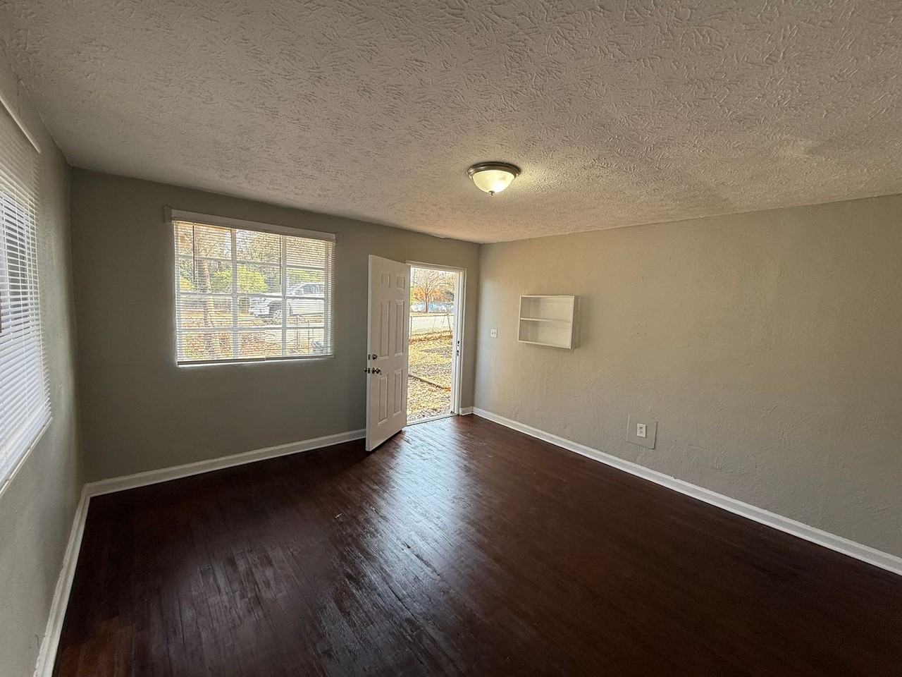 4113 Holly Ave - Photo 3 of 10