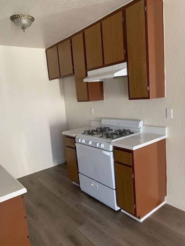 Laurel Canyon Apartments - Photo 3 of 8