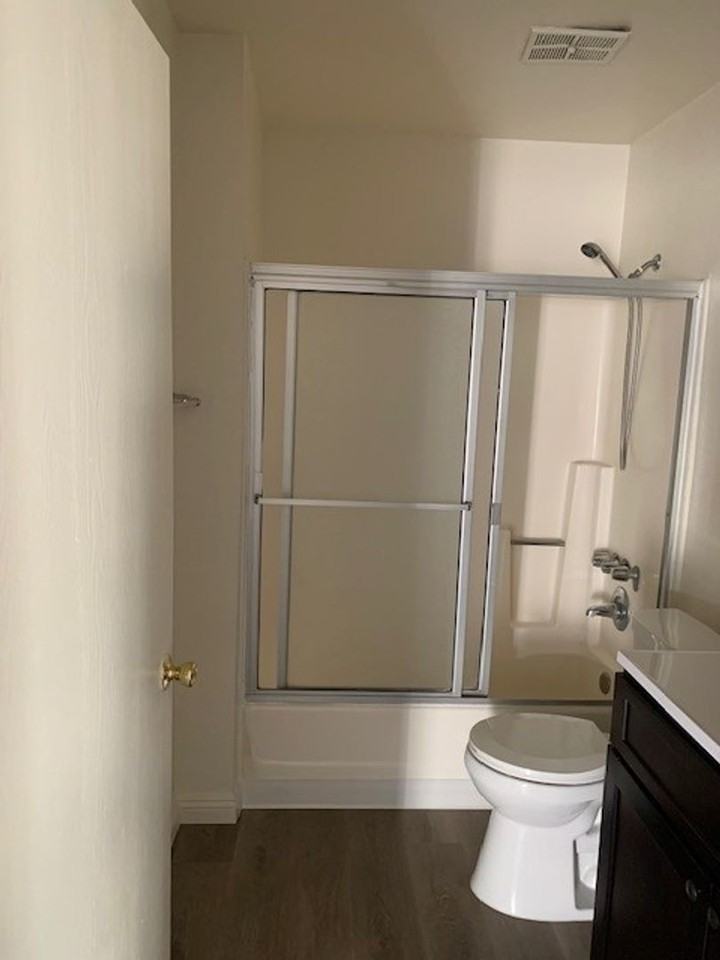 Laurel Canyon Apartments - Photo 5 of 8