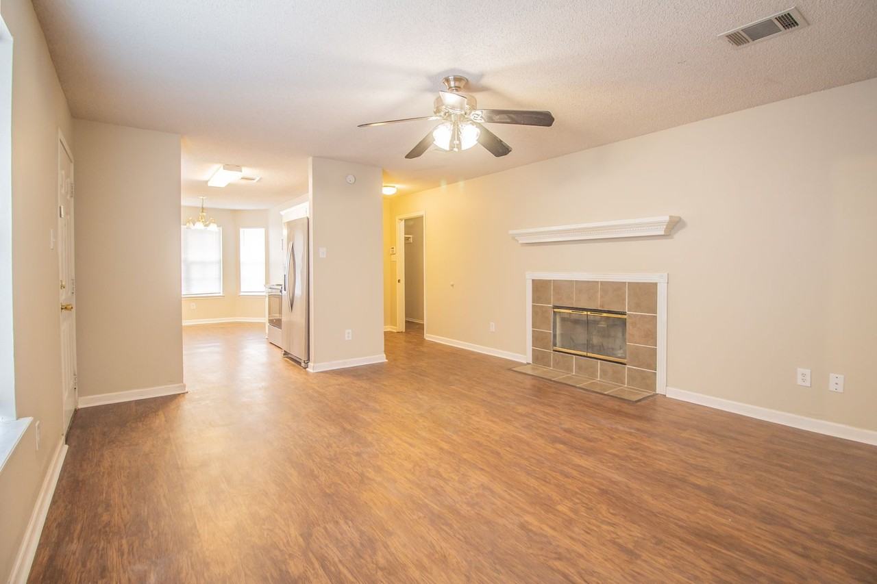 1815 79th St - Photo 3 of 20