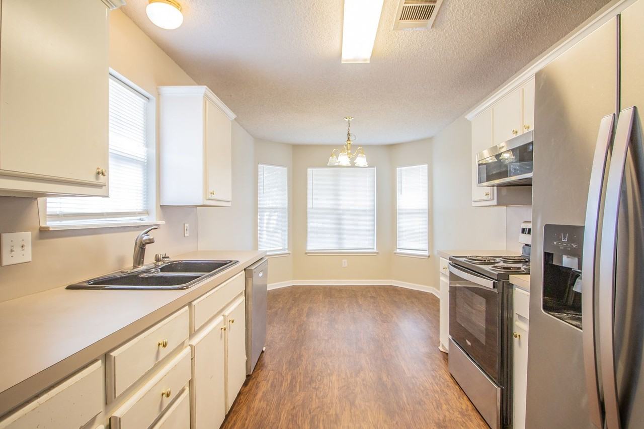 1815 79th St - Photo 5 of 20