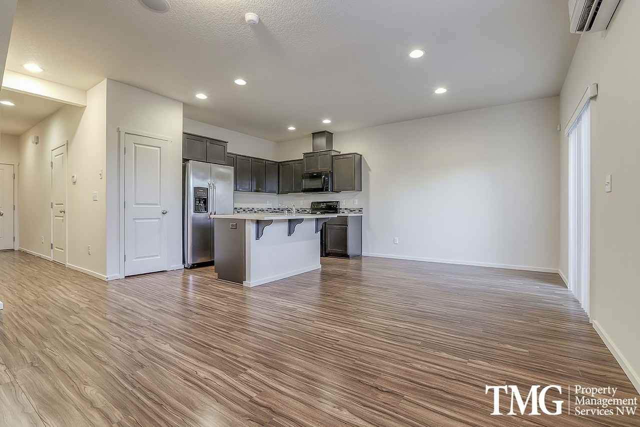 1532 Ne 87th Way - Photo 3 of 28