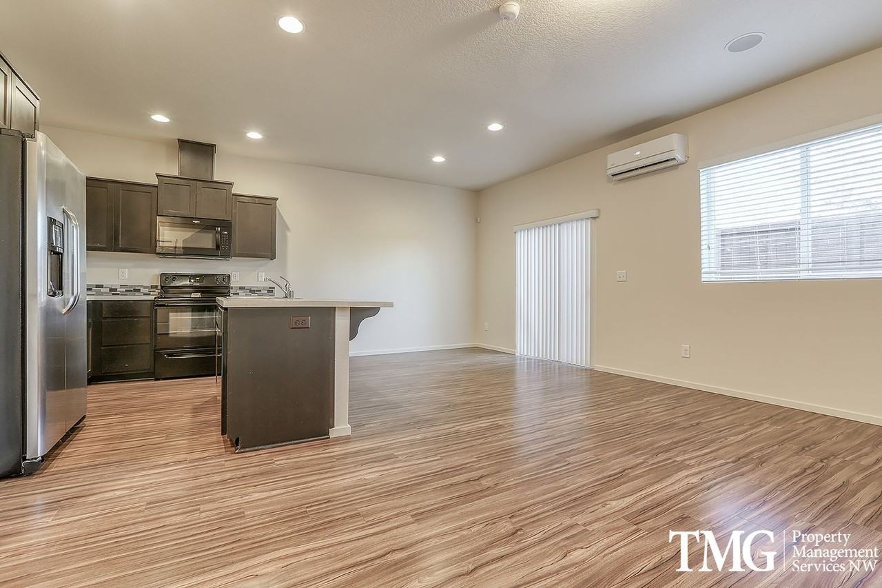 1532 Ne 87th Way - Photo 4 of 28