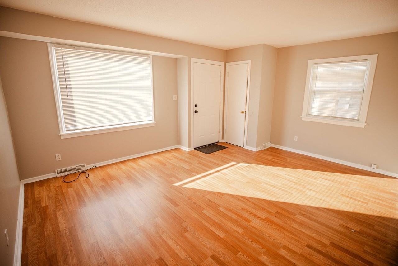 213 Warrington Rd - Photo 2 of 12