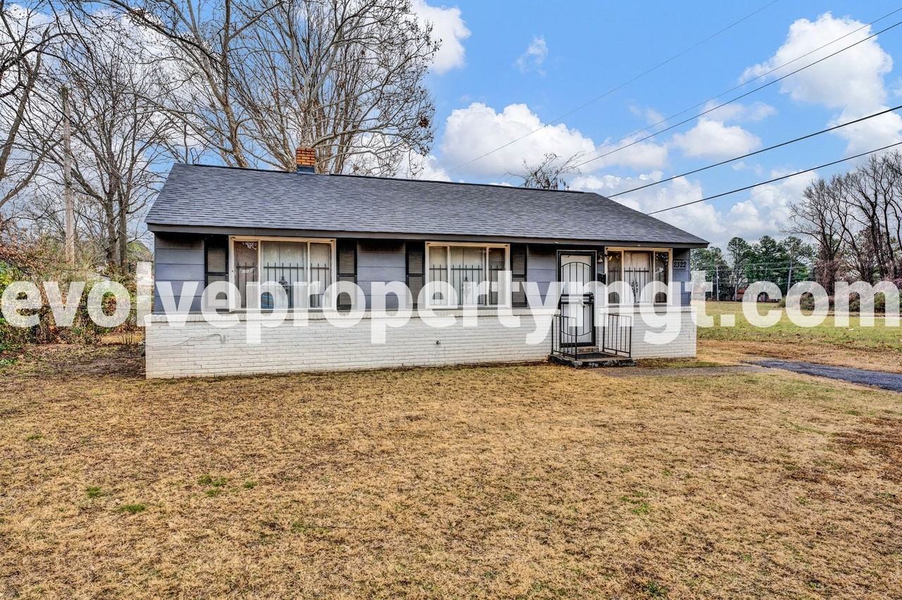 2322 Pendleton St - Photo 2 of 18