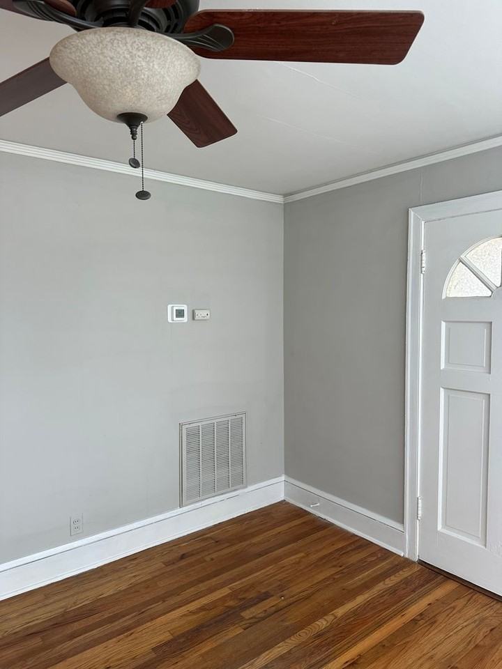 500 S Green St - Photo 2 of 10