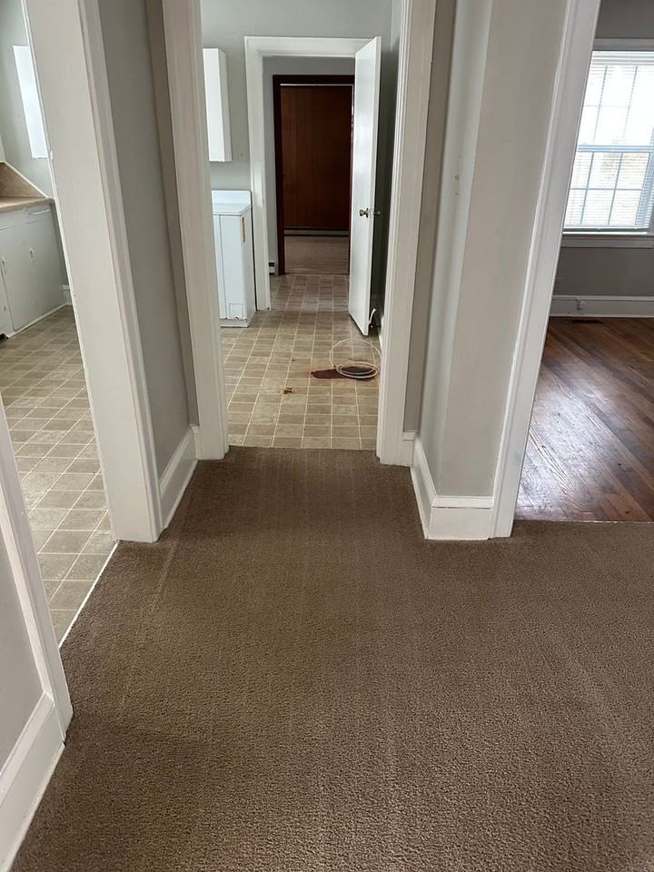 500 S Green St - Photo 3 of 10