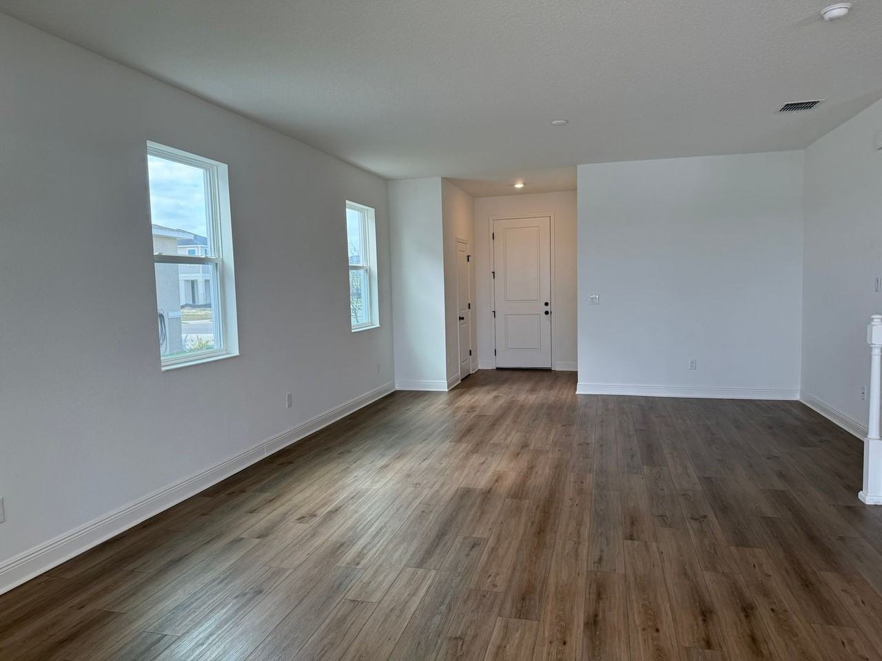 9395 Sandy Bluffs Cir - Photo 2 of 47