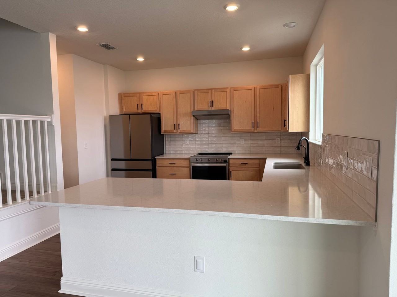 9395 Sandy Bluffs Cir - Photo 6 of 47