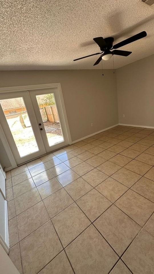 443 Lakeside Pl - Photo 6 of 10