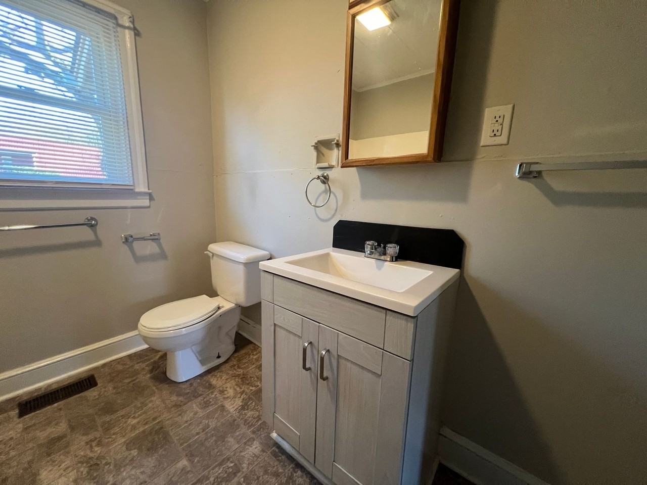 111 Hilltop St - Photo 6 of 10