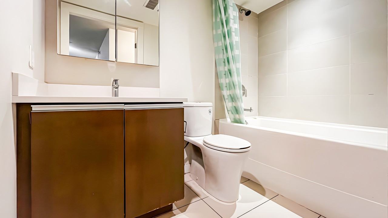 1009 Harwood Street - Photo 9