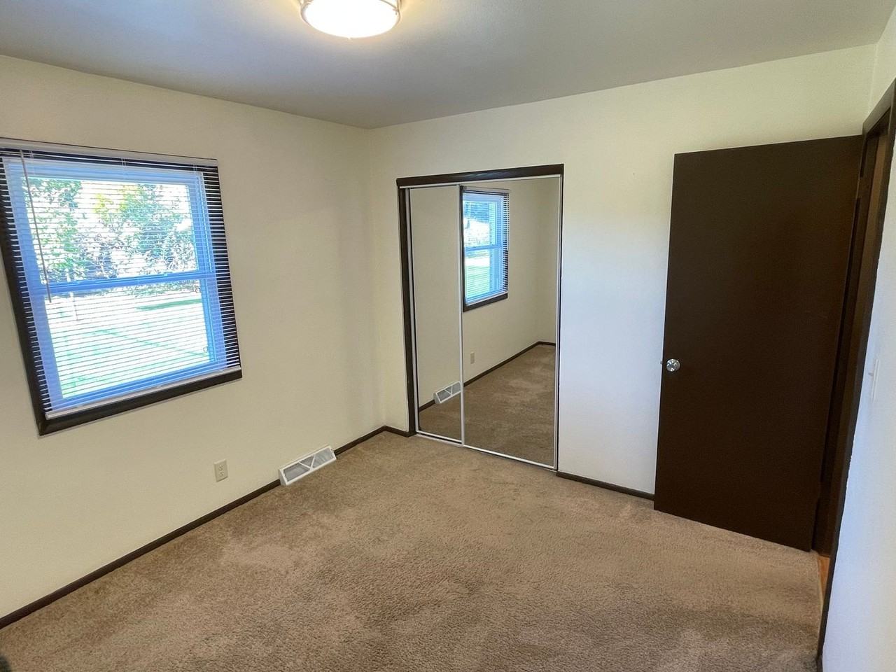 Eder Lane - Photo 5 of 9