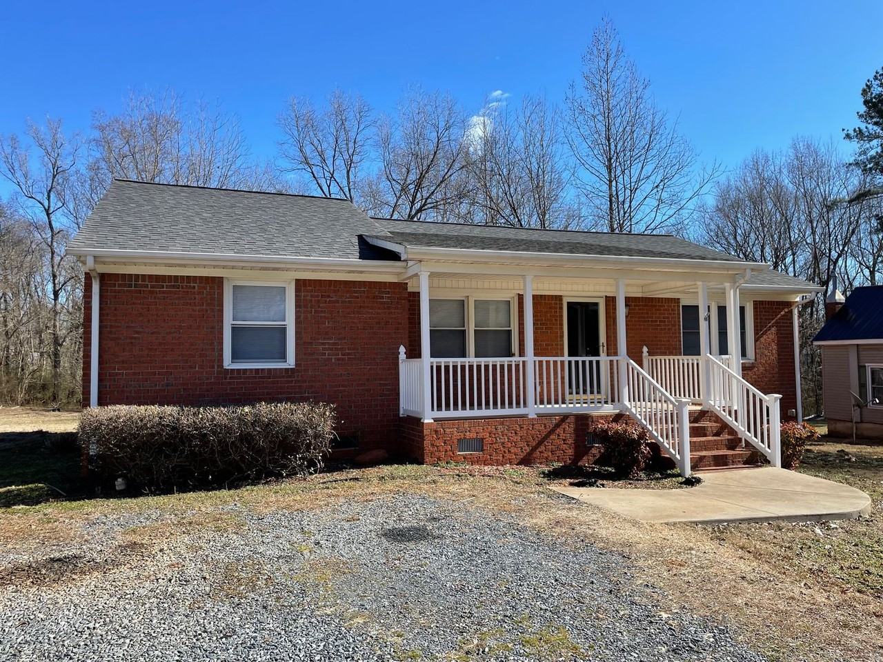 1701 Watkins St - Photo 2 of 34