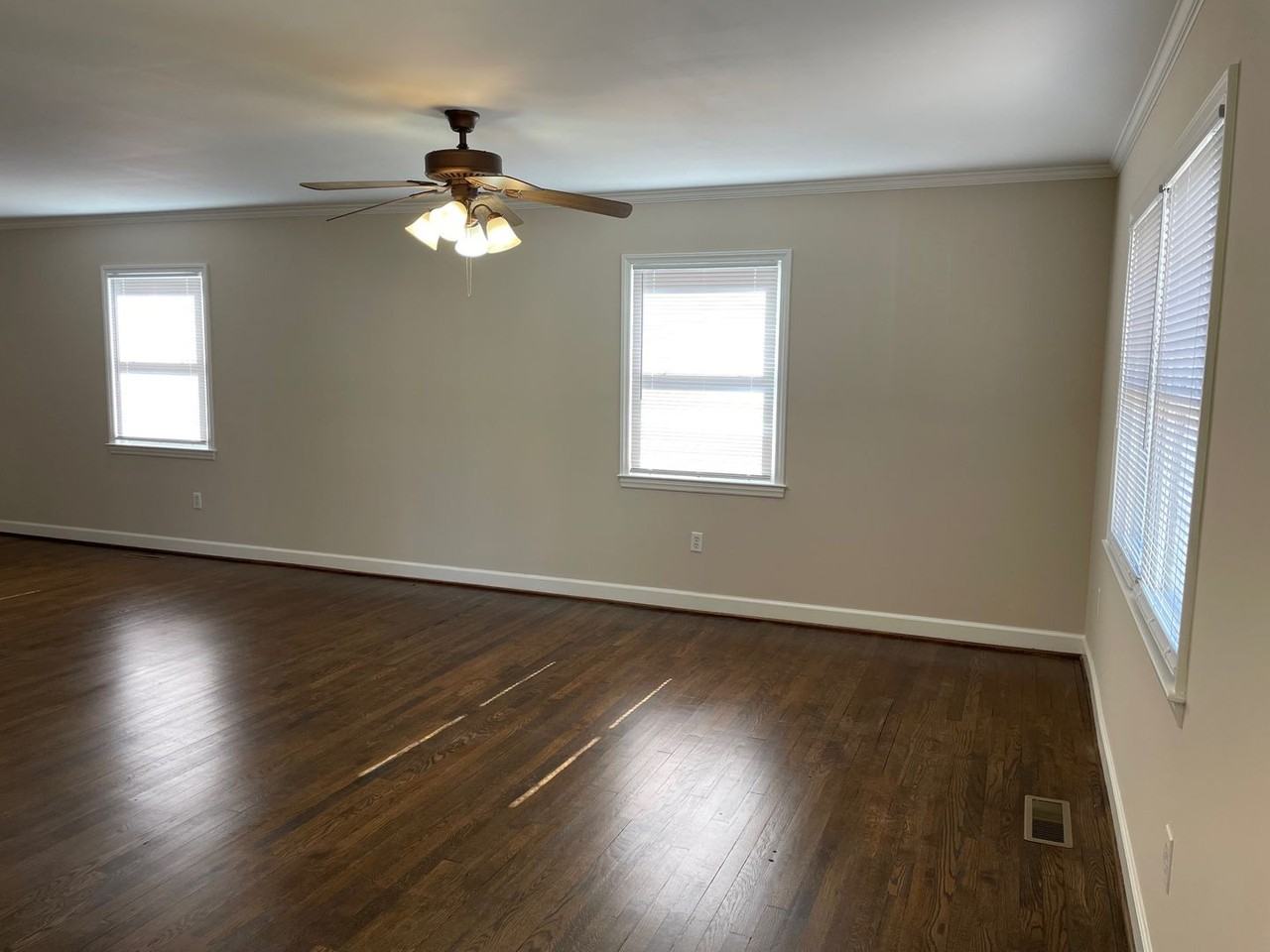 1701 Watkins St - Photo 3 of 34