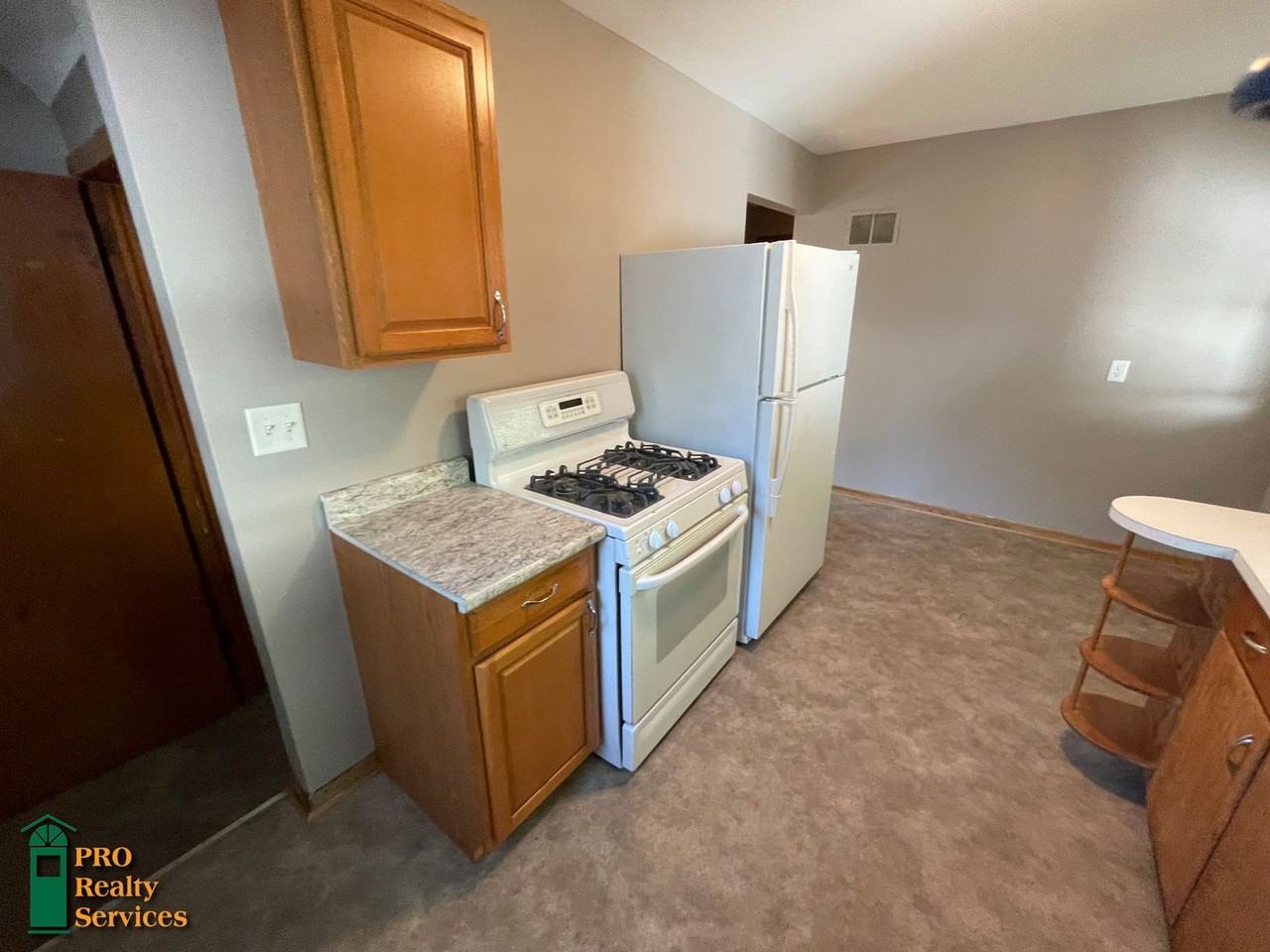 3636 Xenia Ave N - Photo 3 of 19