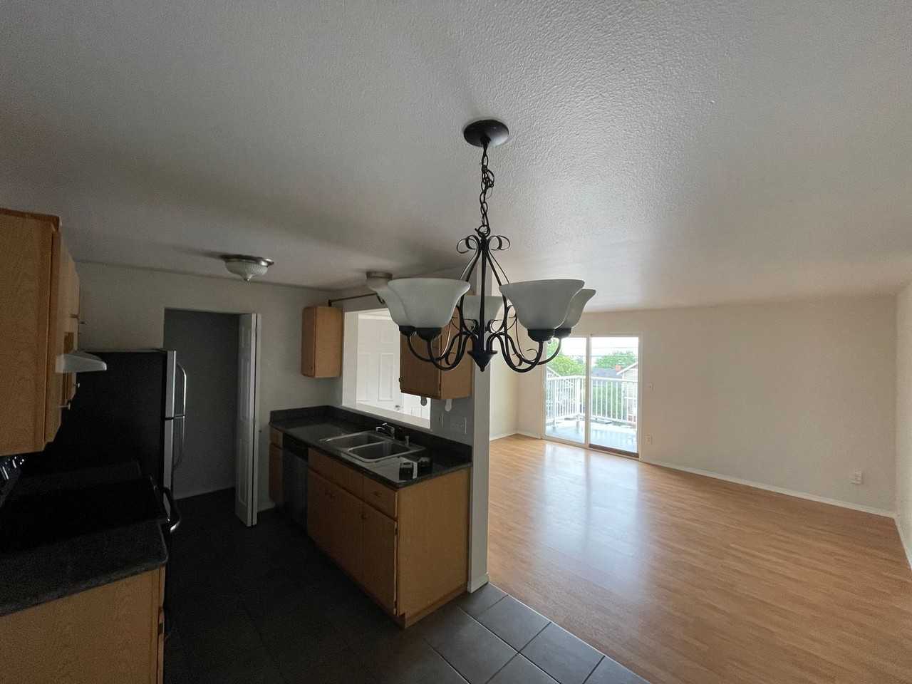 1919 South I Street #7 - Photo 3 of 12