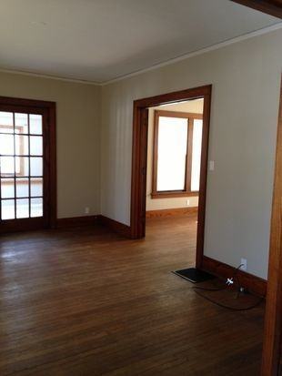 809 W Daniel St - Photo 3 of 8