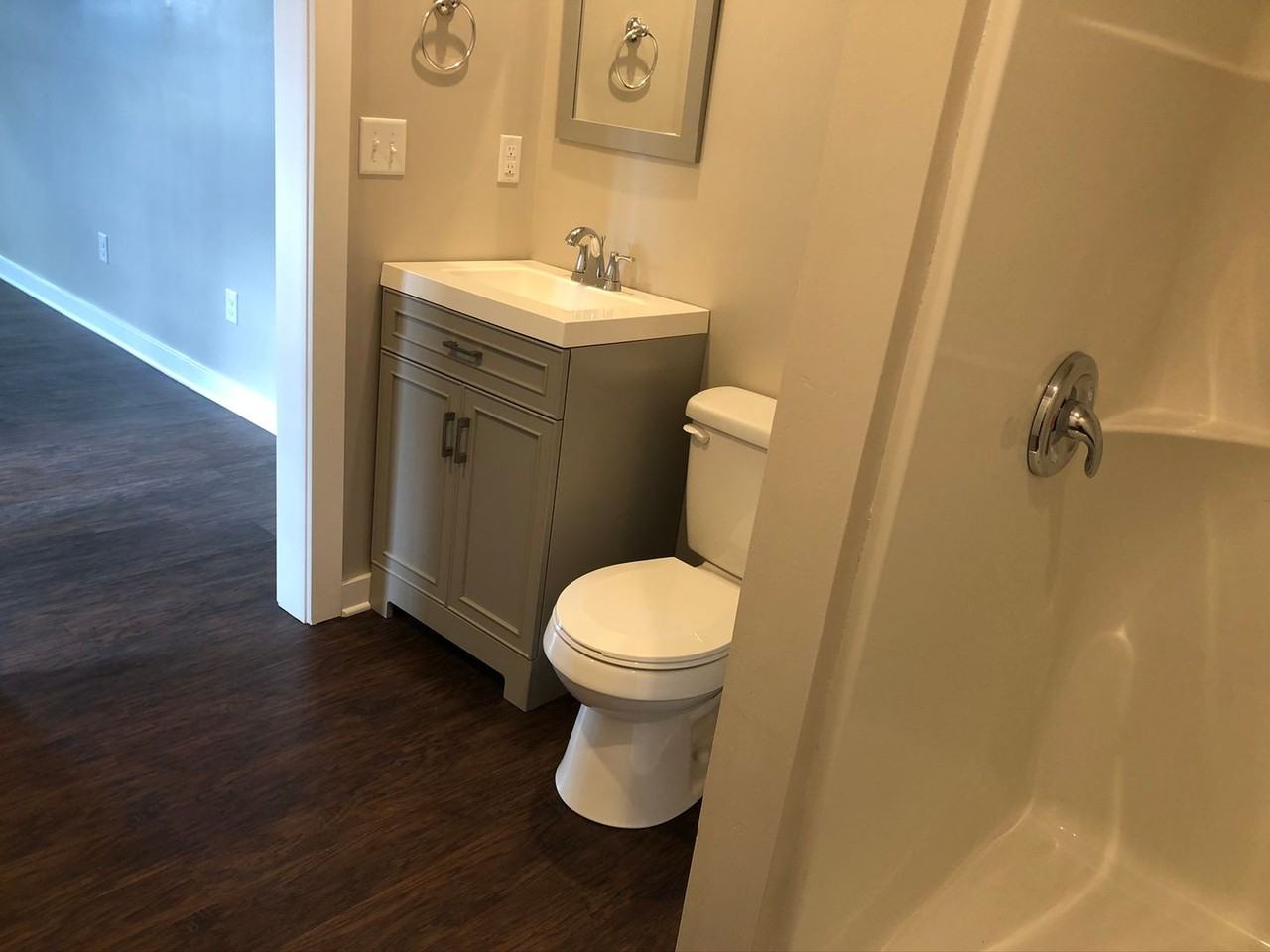 103 Poplar St - Photo 6 of 9