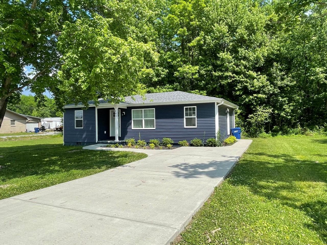 103 Poplar St - Photo 7 of 9