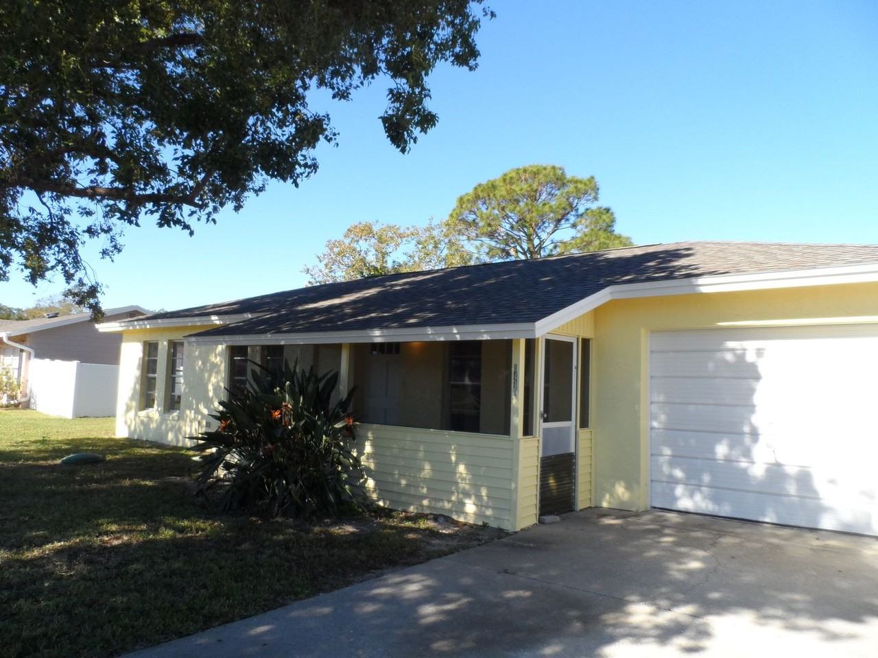 1440 Coronet Dr - Photo 3 of 23