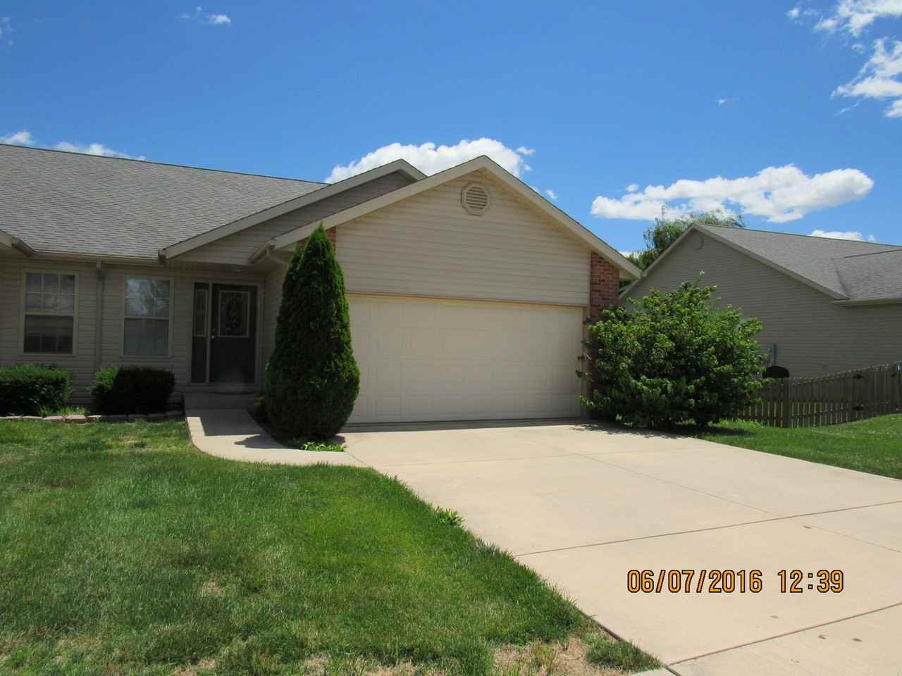 10935 Upland Terrace Dr - Photo 2 of 2