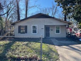 featured image of 209 E Dudley Dr