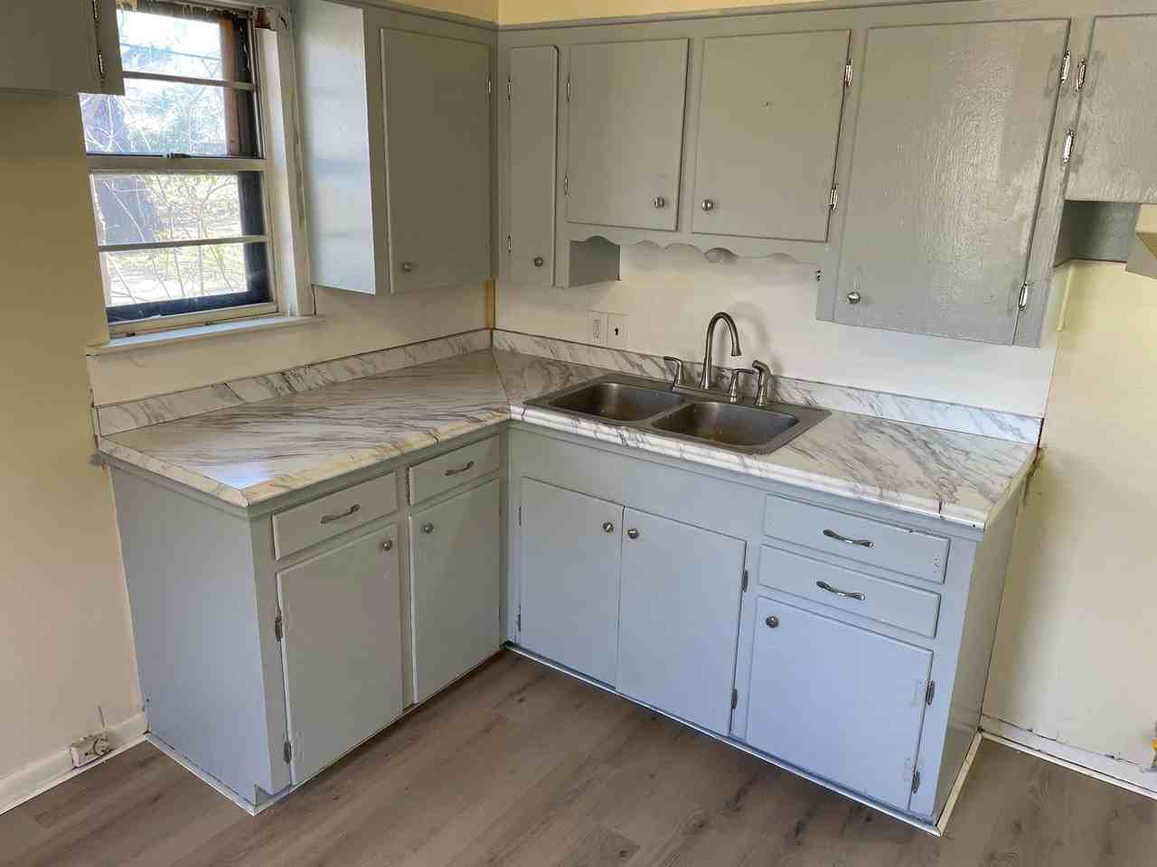 209 E Dudley Dr - Photo 4 of 20