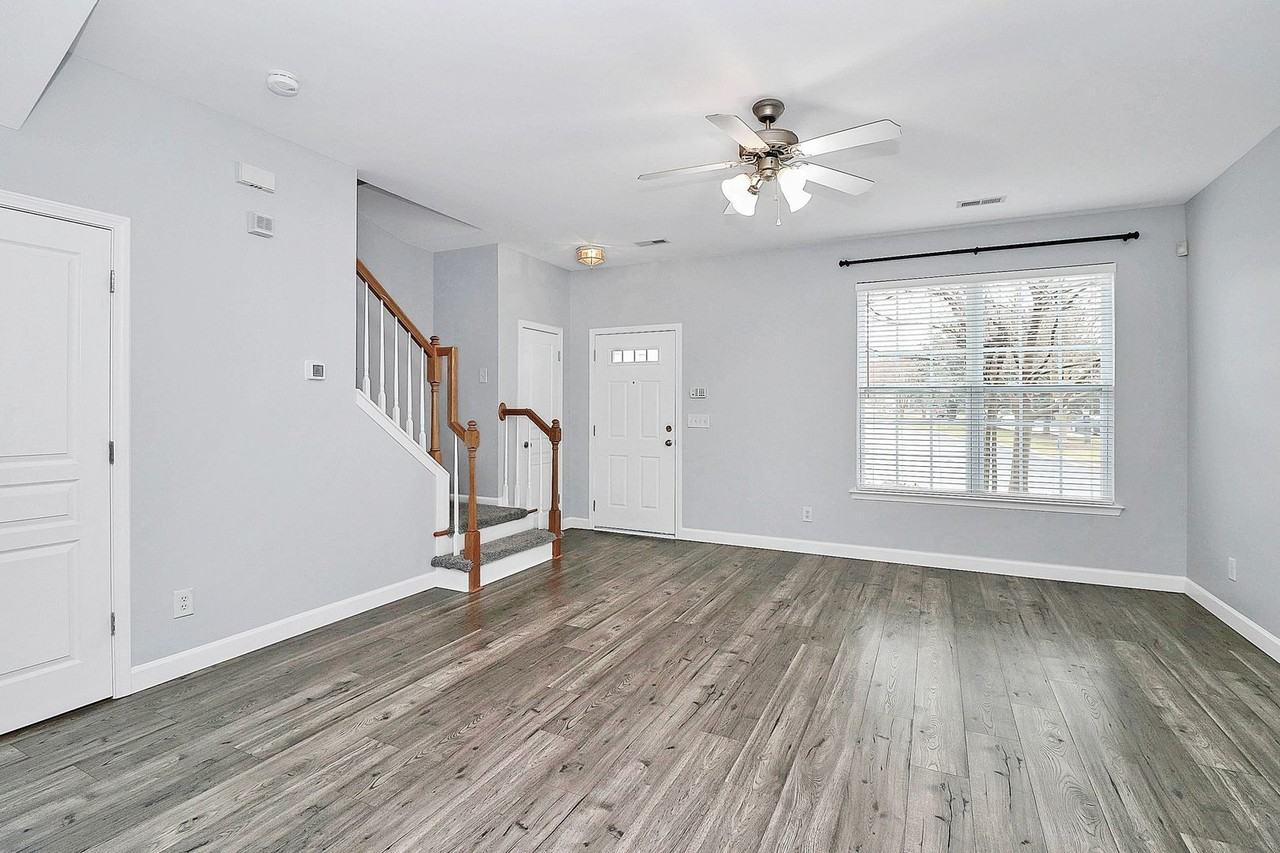 1032 Tabard Ln - Photo 4 of 17
