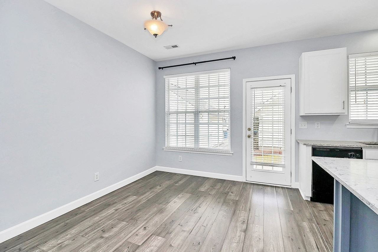 1032 Tabard Ln - Photo 6 of 17