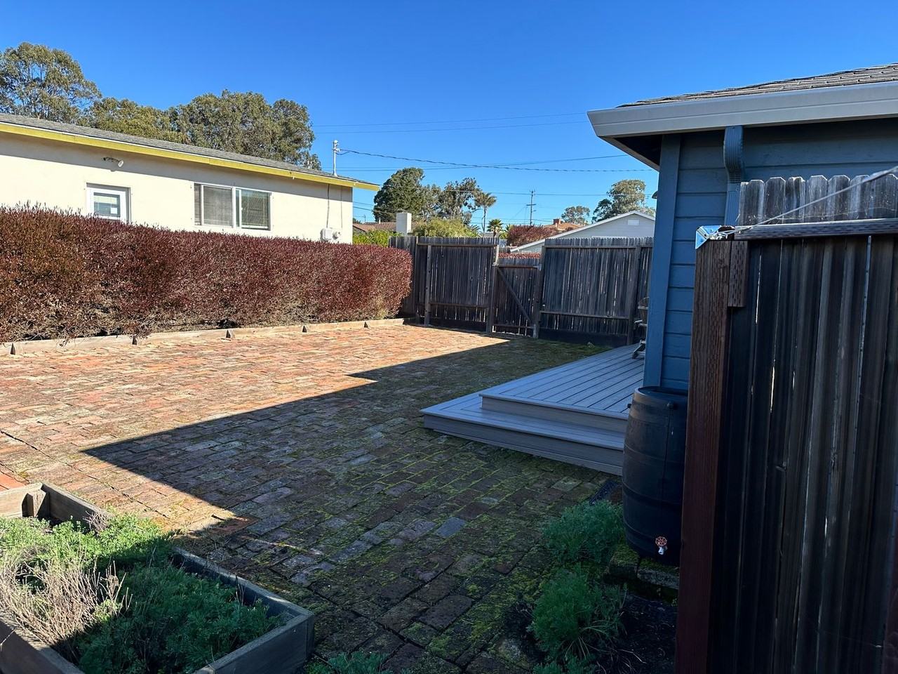 1389 Circle Ave - Photo 2 of 11