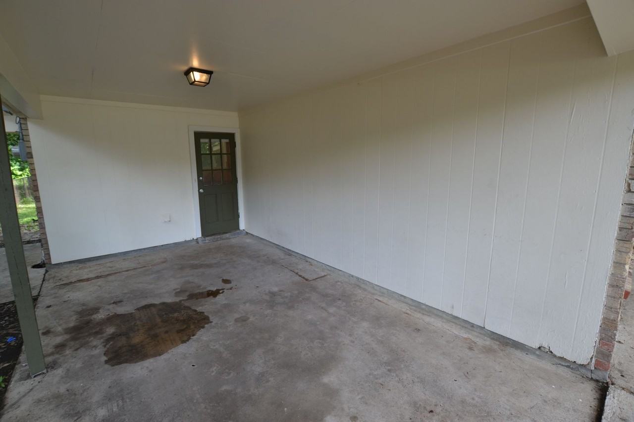 12220 Strauss Dr - Photo 3 of 26