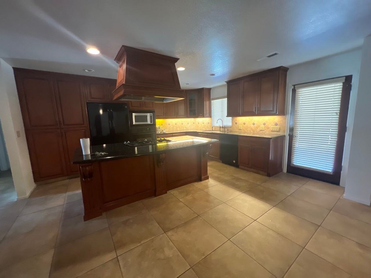 2618 14th Ave - Photo 5 of 31
