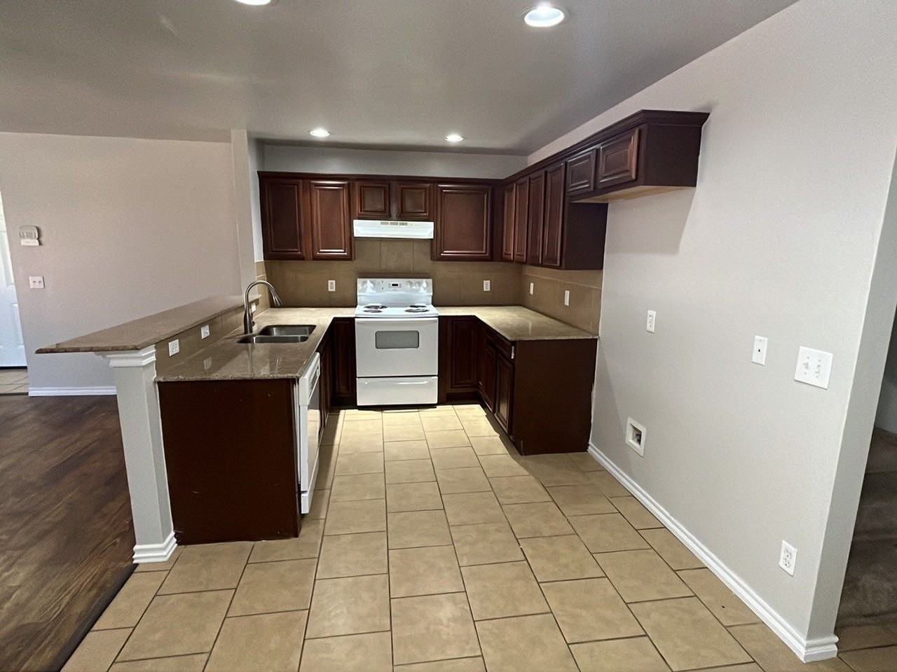 9614 Sw 17th St - Photo 2 of 24