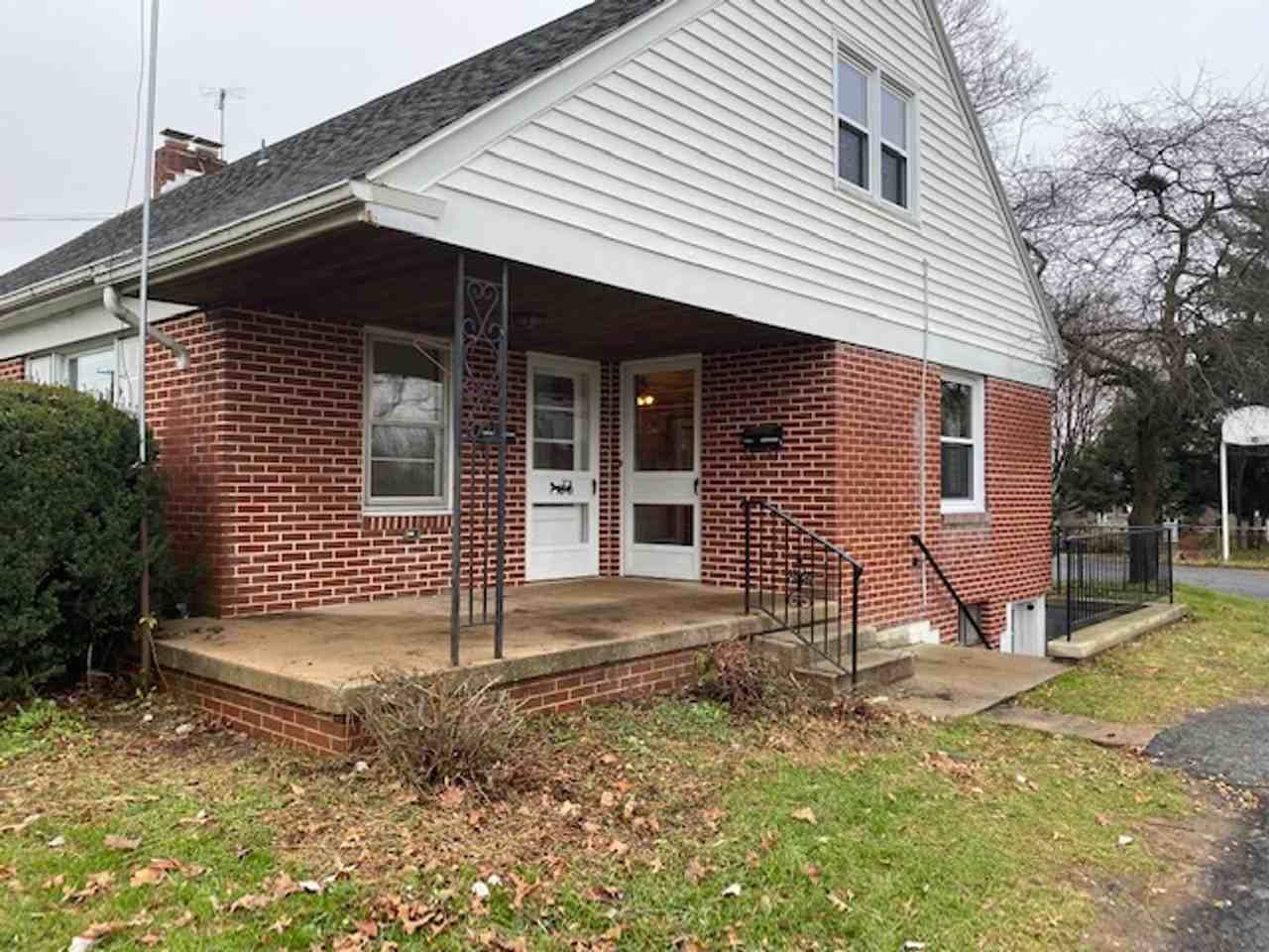 269 E Main St - Photo 2 of 19