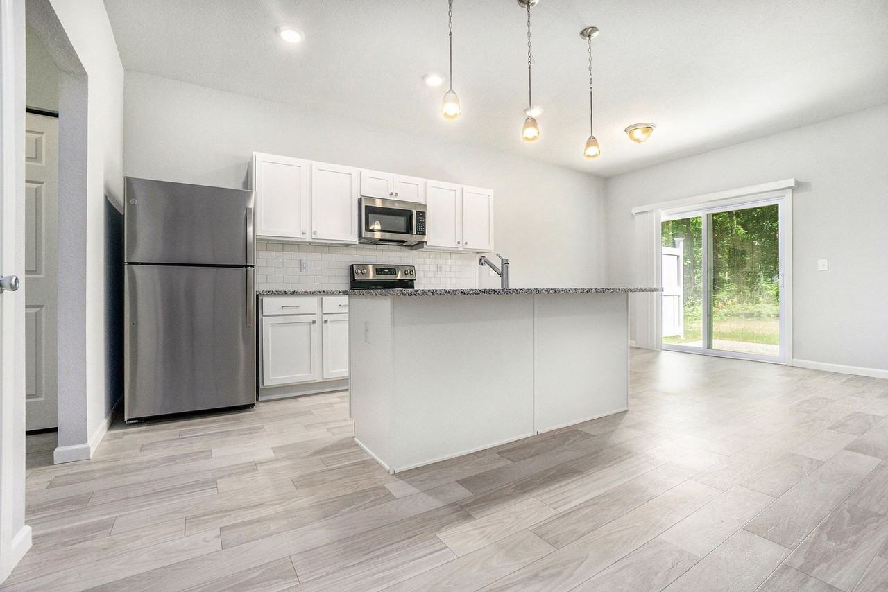 10031 Pennridge Dr - Photo 2 of 20